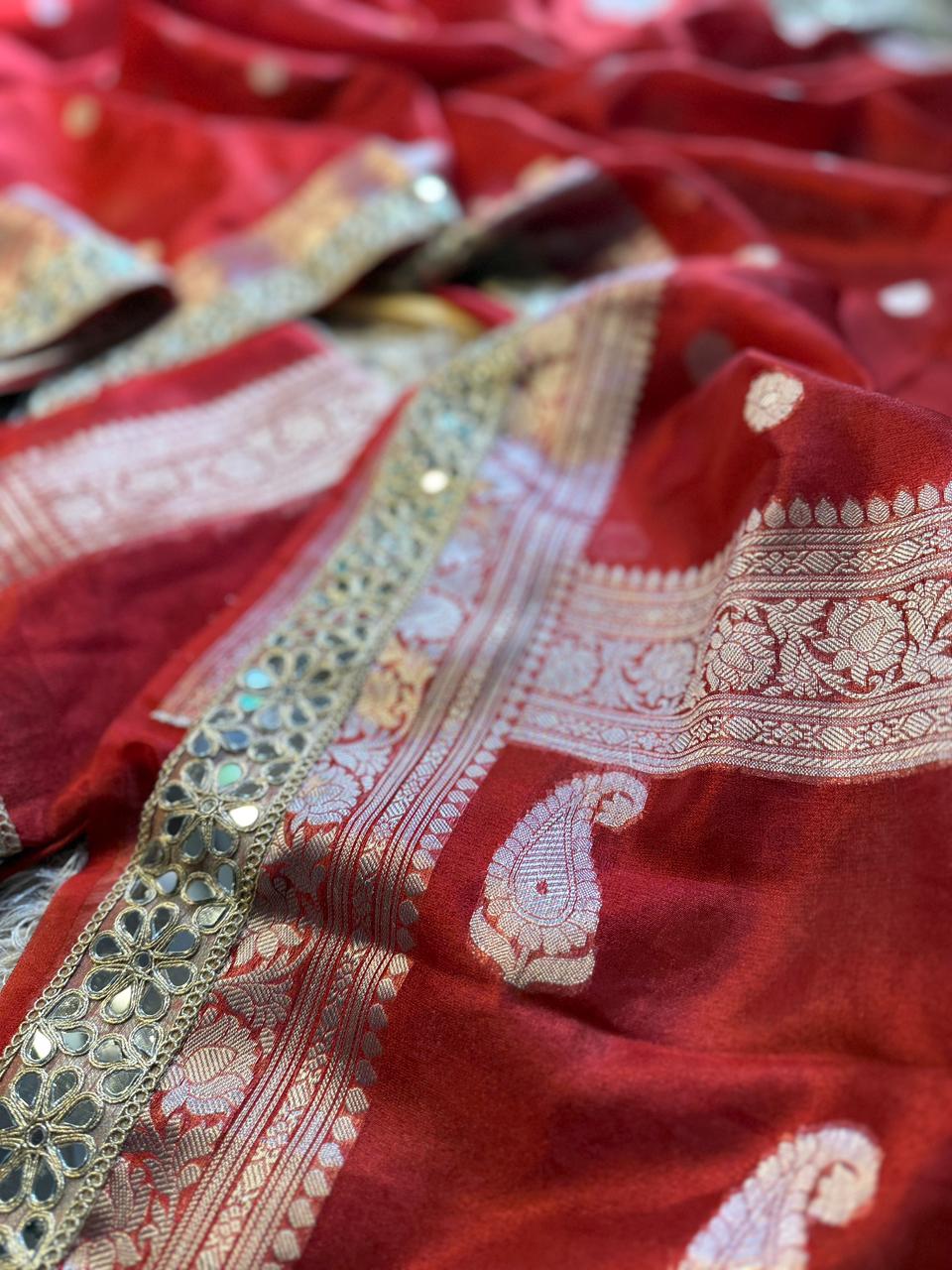 Banarasi Glass Tissue Silver Booti Saree ✨