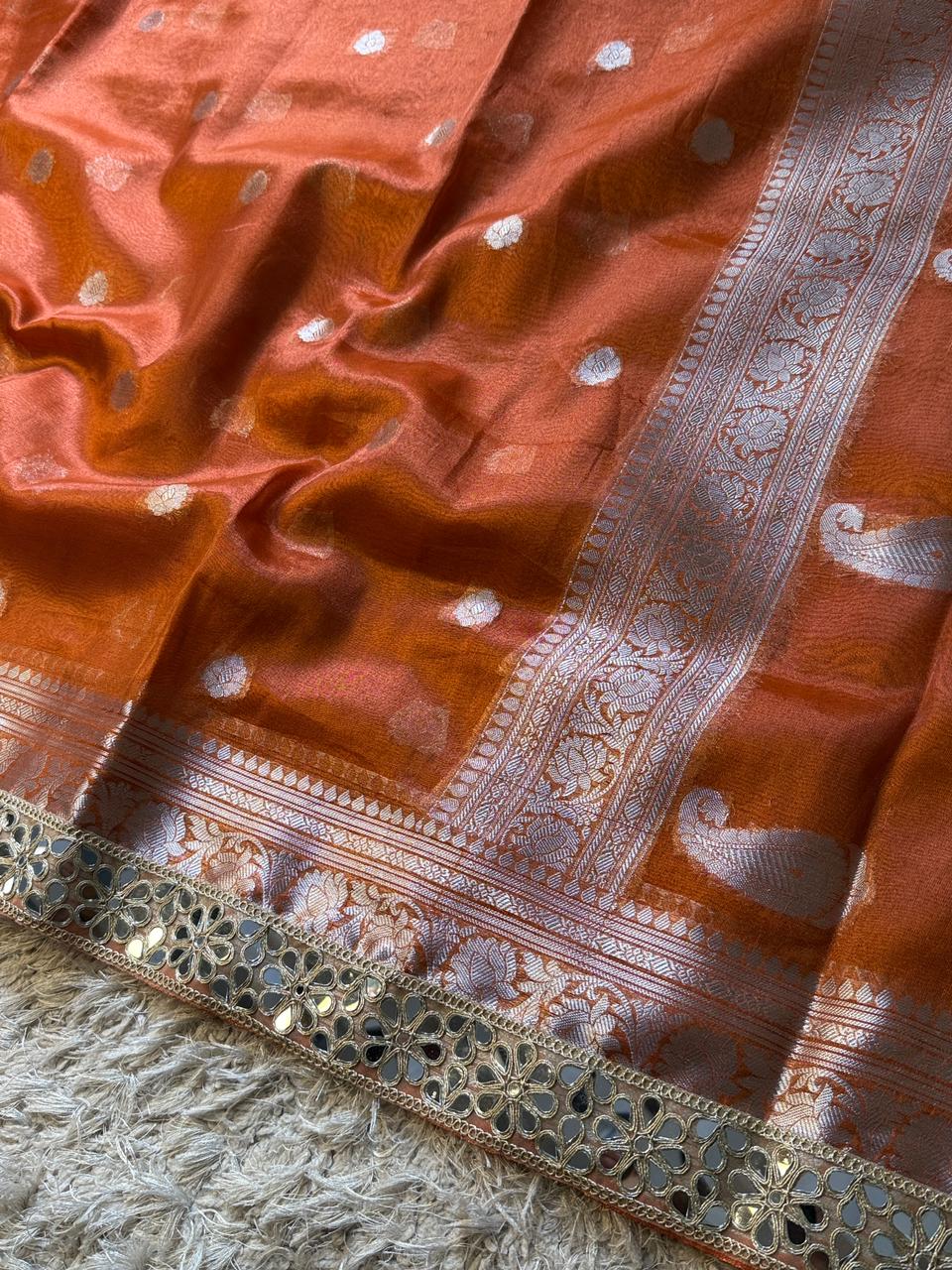 Banarasi Glass Tissue Silver Booti Saree ✨