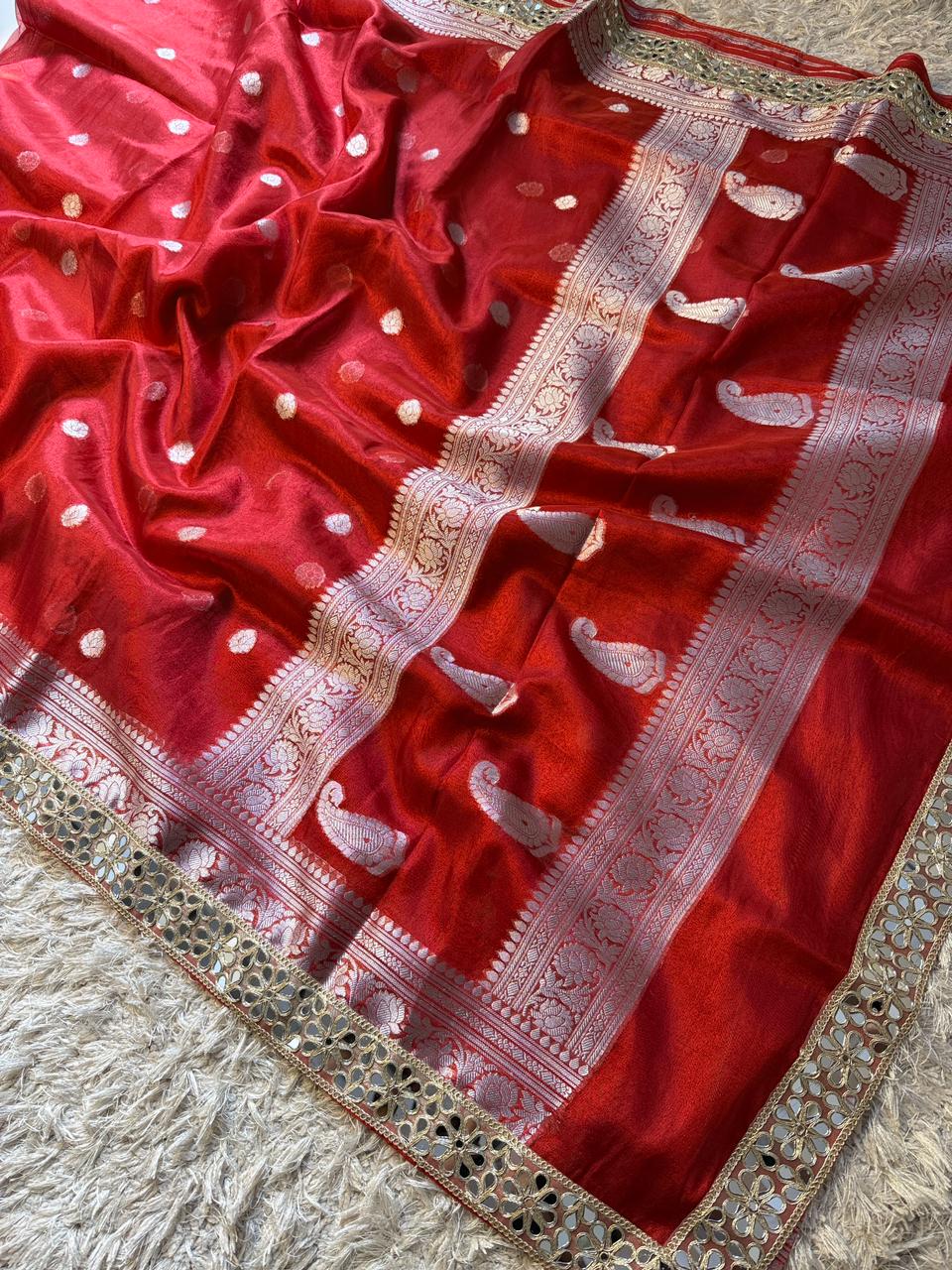 Banarasi Glass Tissue Silver Booti Saree ✨