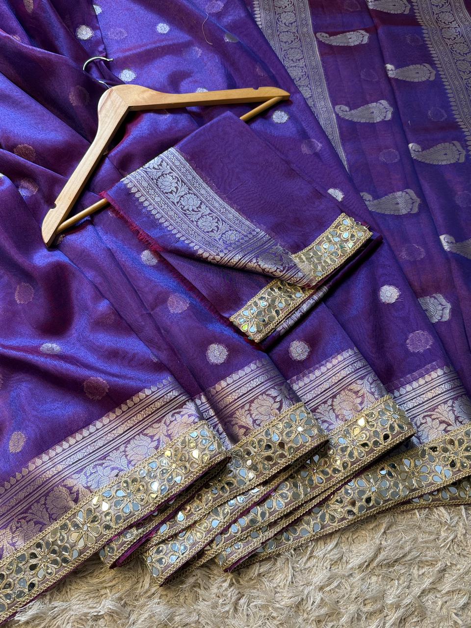 Banarasi Glass Tissue Silver Booti Saree ✨