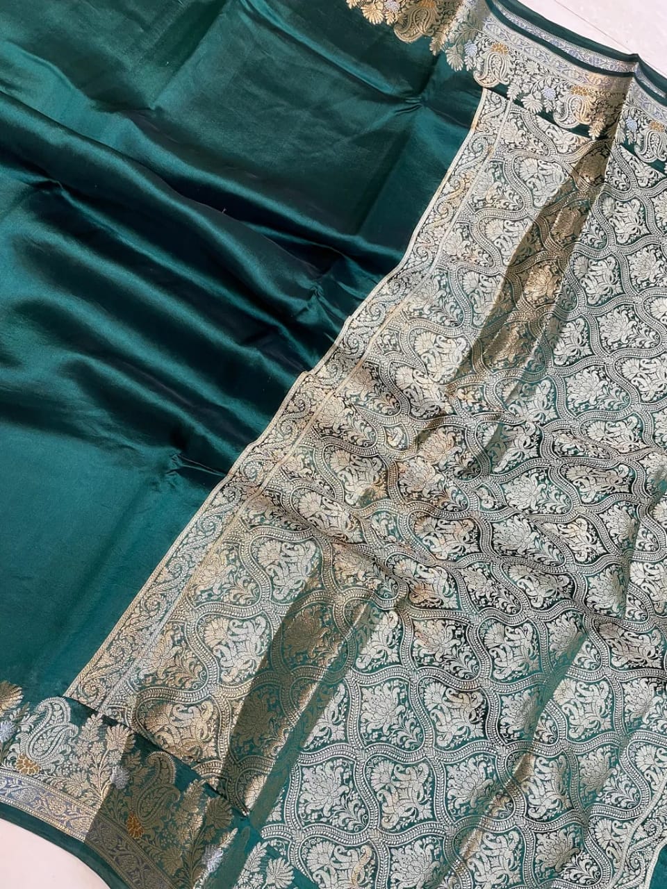 Banarasi Warm Double Zari iskat Alfi Border Soft Silk Saree