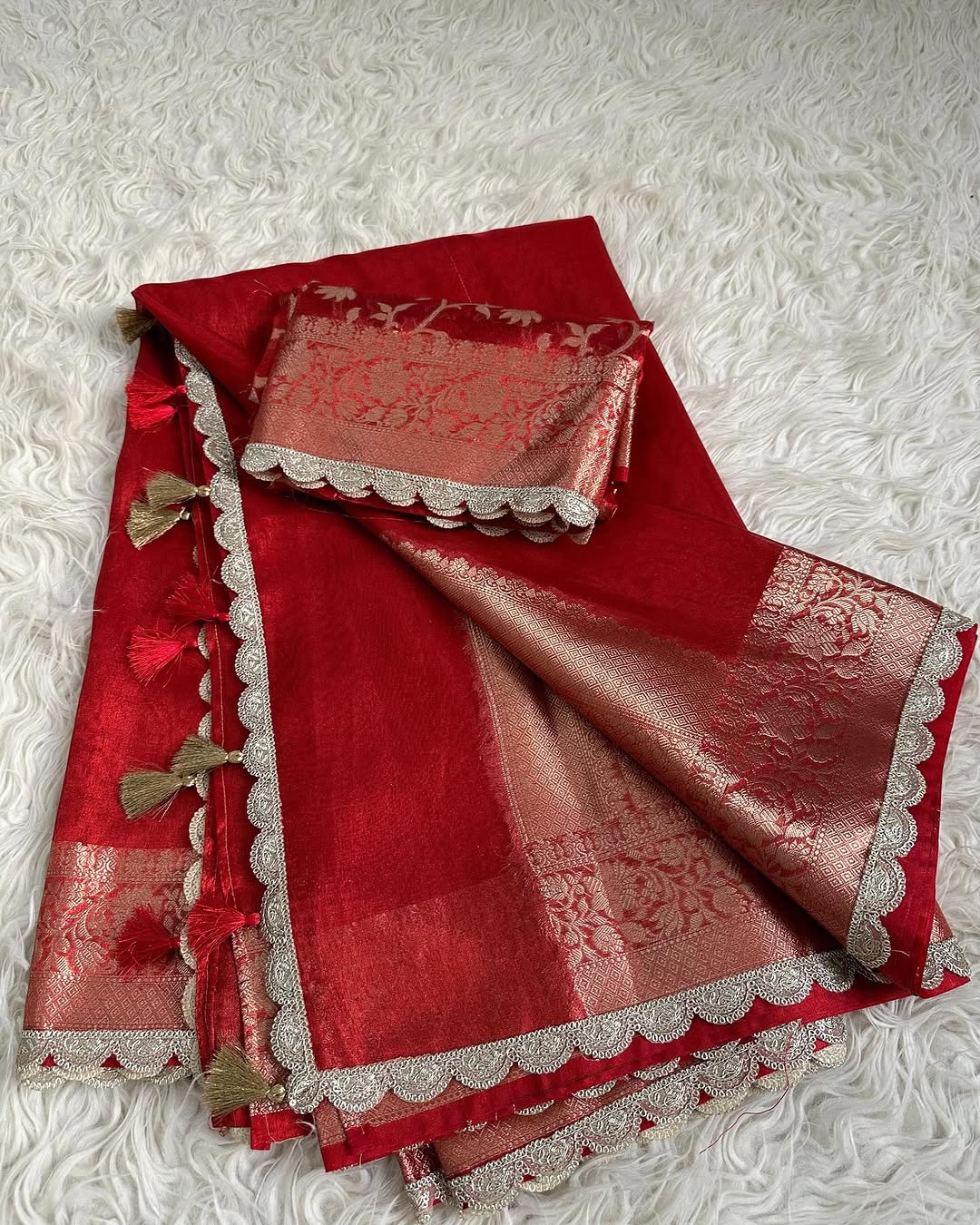 Banarasi Tissue Silk Saree with  lace Work Border  Pairedup with Jaal Weaving Blouse