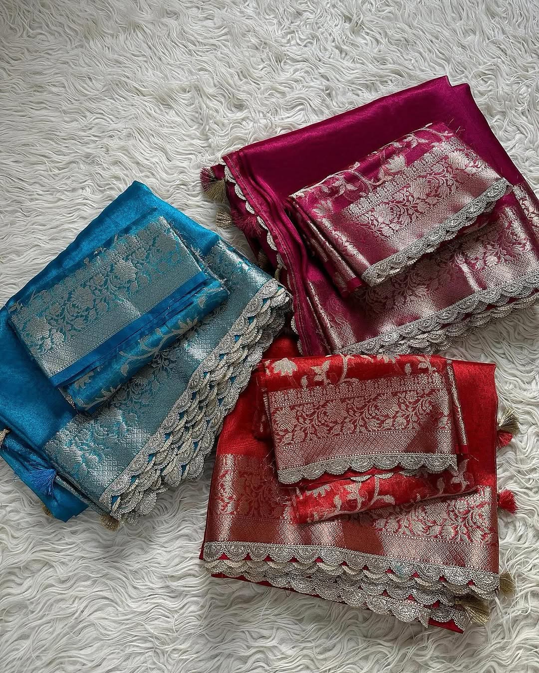 Banarasi Tissue Silk Saree with  lace Work Border  Pairedup with Jaal Weaving Blouse