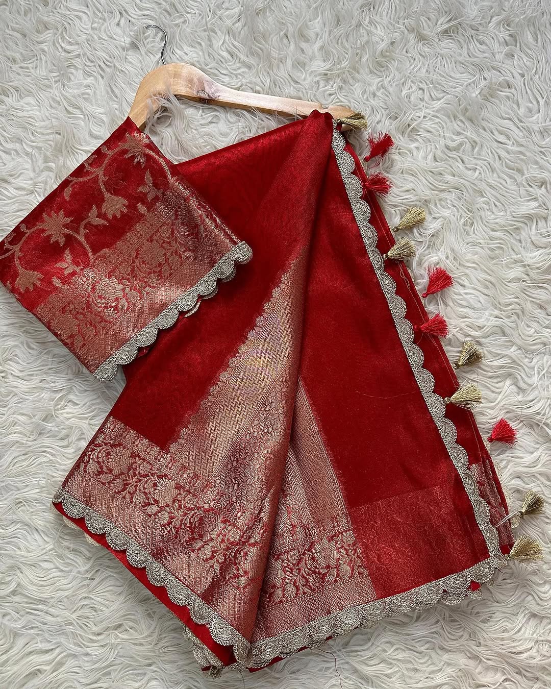 Banarasi Tissue Silk Saree with  lace Work Border  Pairedup with Jaal Weaving Blouse
