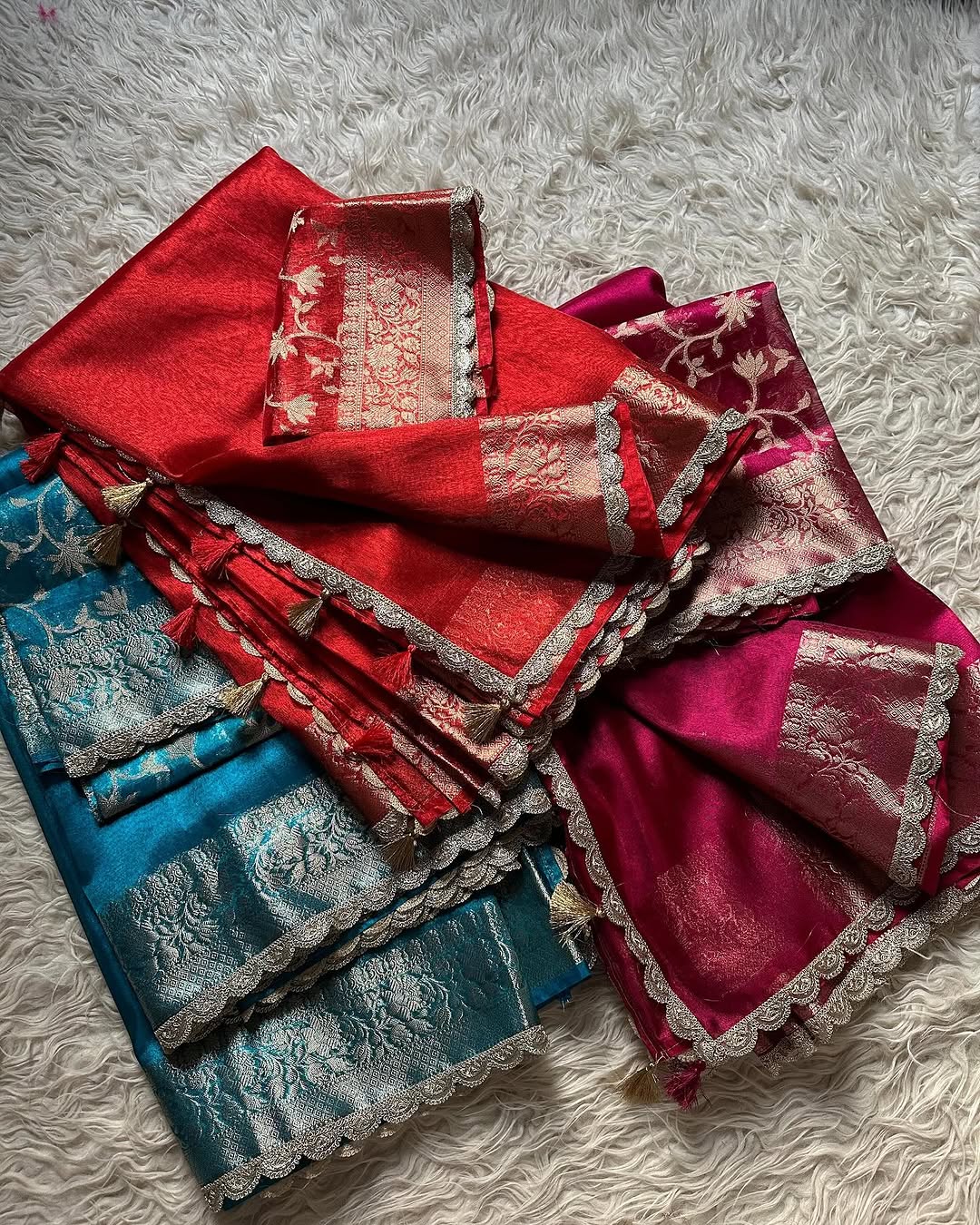 Banarasi Tissue Silk Saree with  lace Work Border  Pairedup with Jaal Weaving Blouse