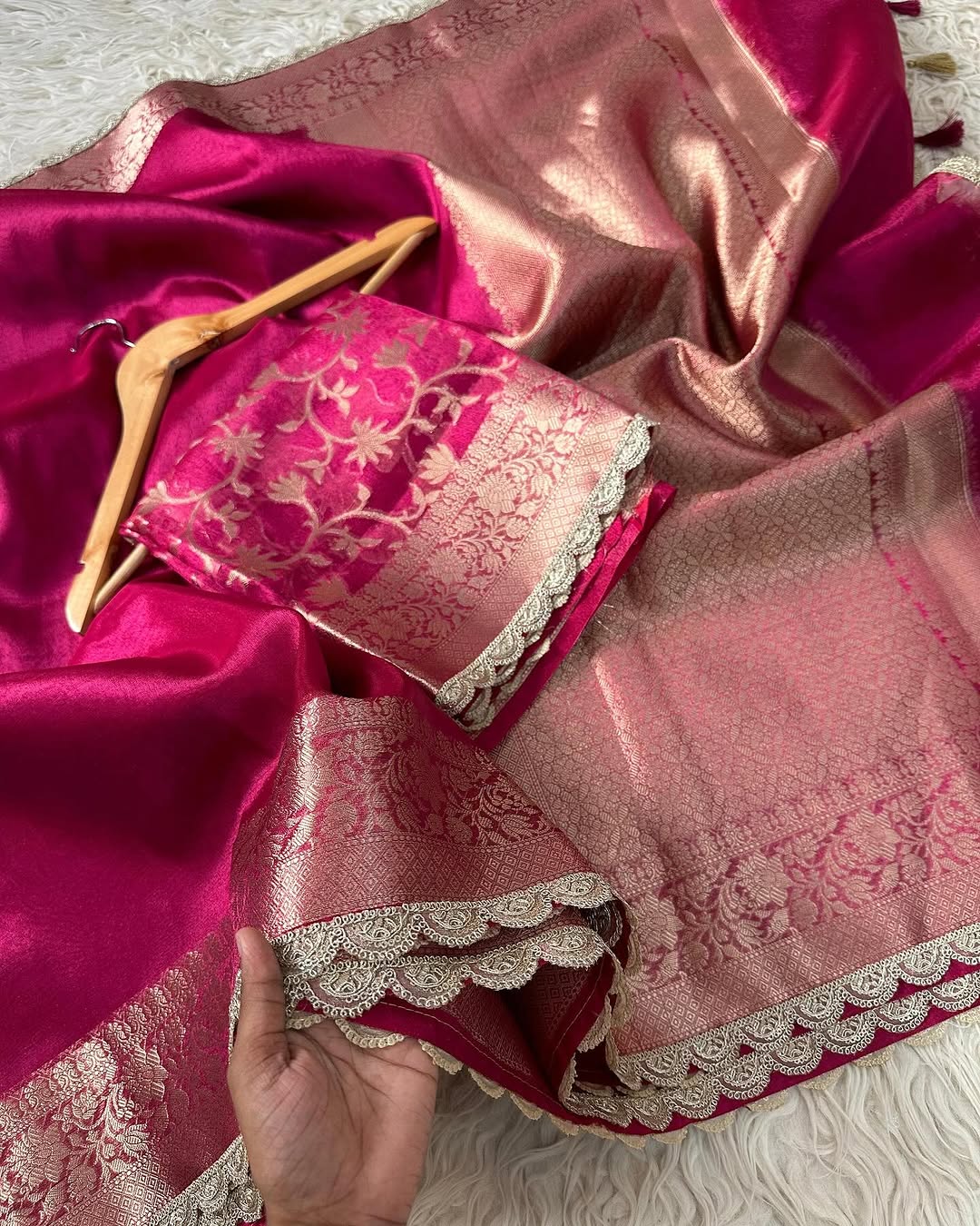 Banarasi Tissue Silk Saree with  lace Work Border  Pairedup with Jaal Weaving Blouse