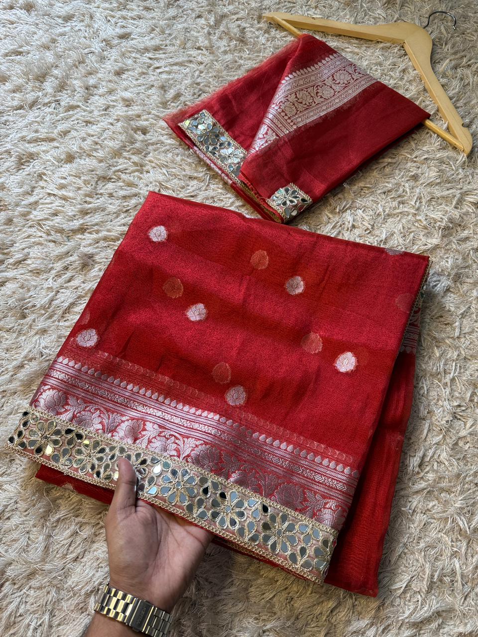 Banarasi Glass Tissue Silver Booti Saree ✨