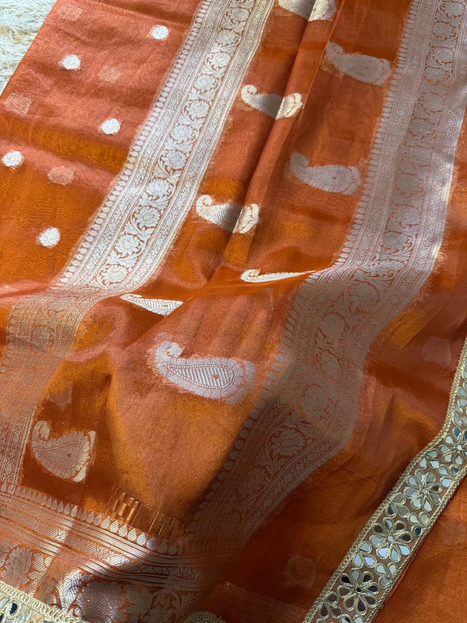 Banarasi Glass Tissue Silver Booti Saree ✨