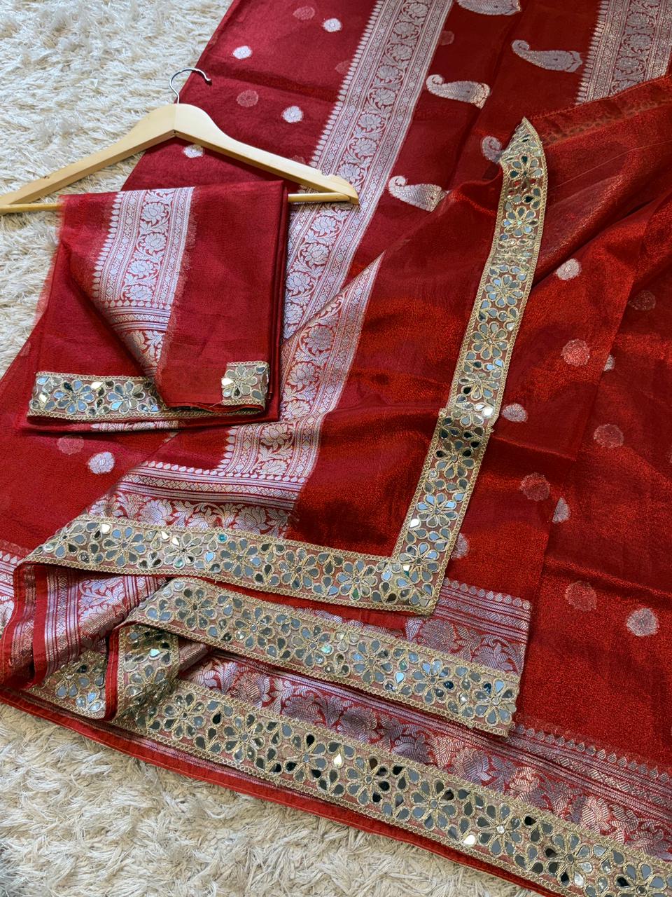 Banarasi Glass Tissue Silver Booti Saree ✨