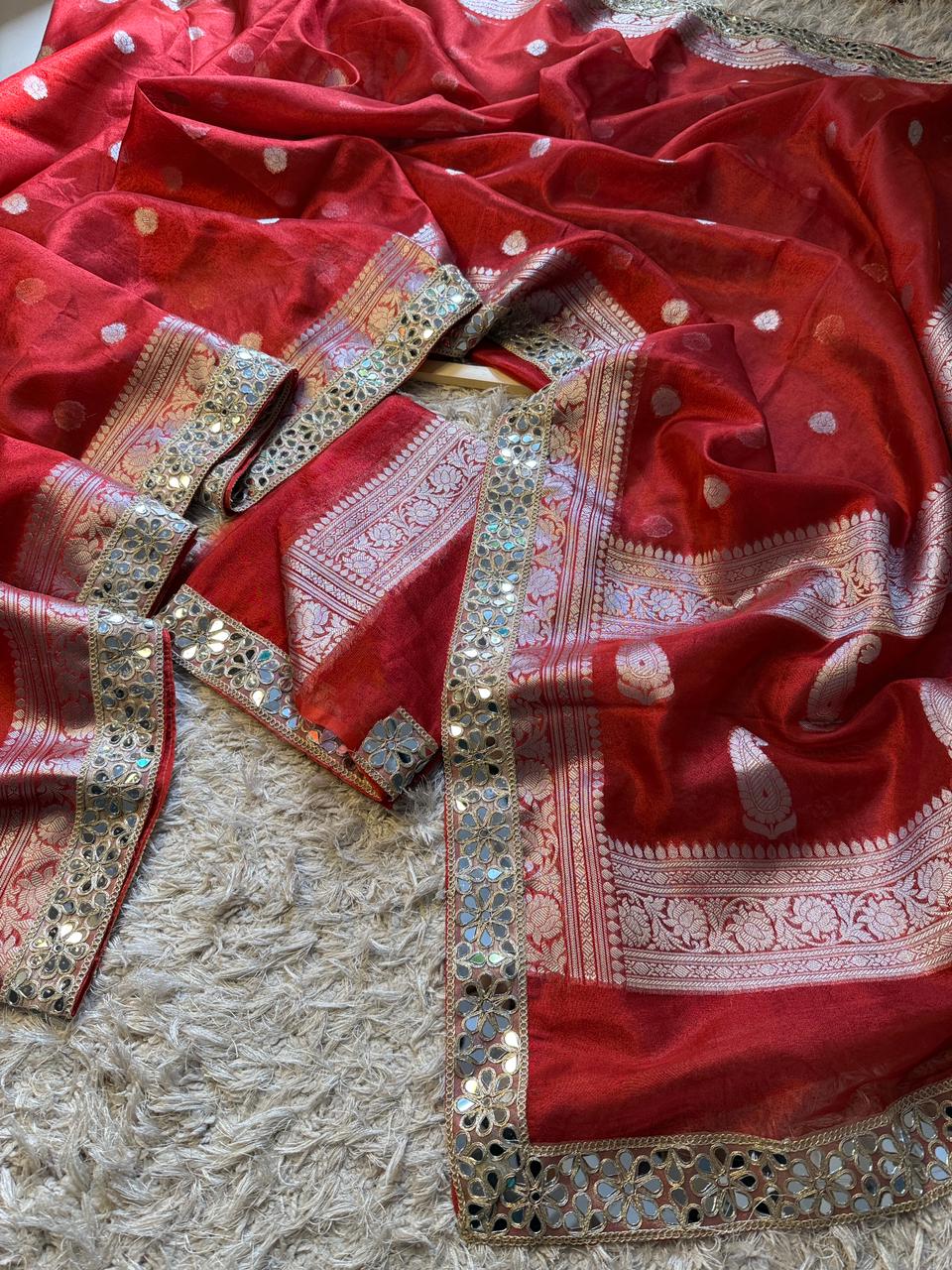 Banarasi Glass Tissue Silver Booti Saree ✨