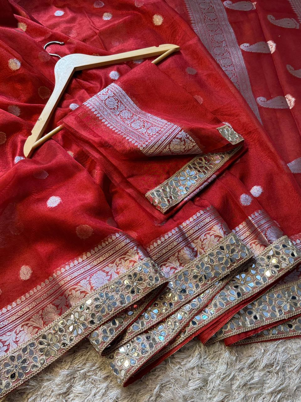 Banarasi Glass Tissue Silver Booti Saree ✨