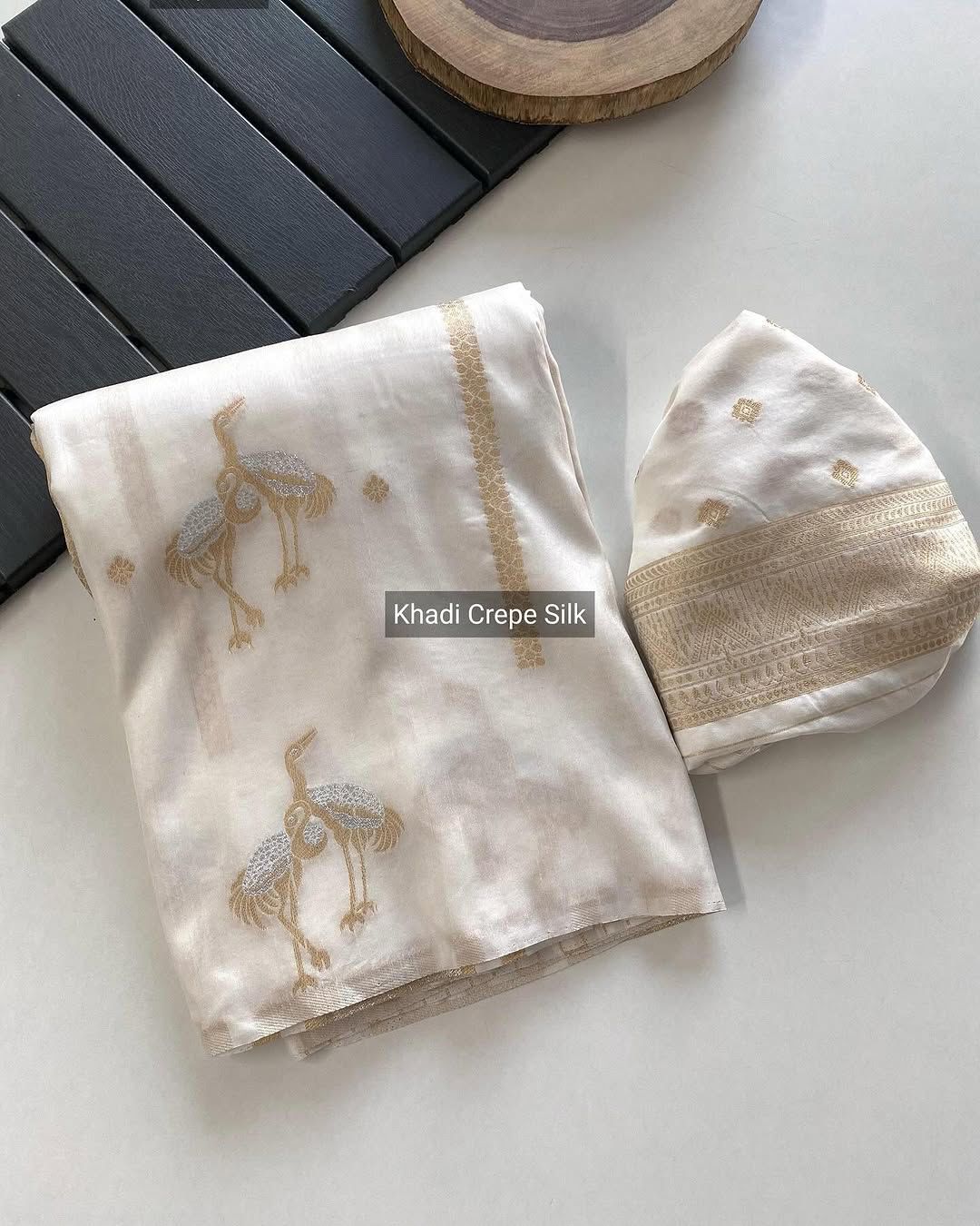 Experience the grandeur of Banarasi craftsmanship! Our stunning nylon Banarasi hand-dyed saree features: