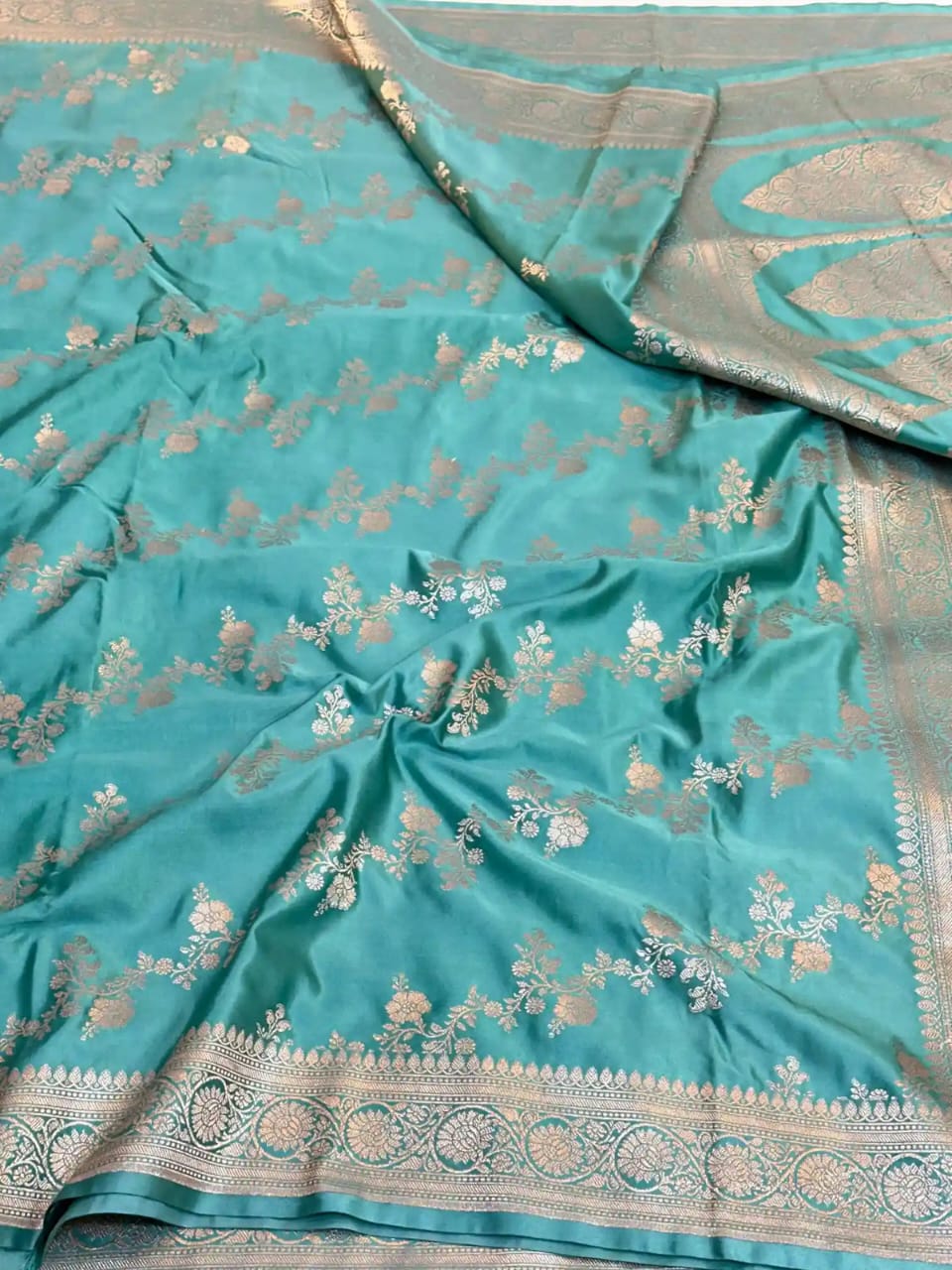 Pure Banarasi Mashru Silk Handloom Saree ✨
