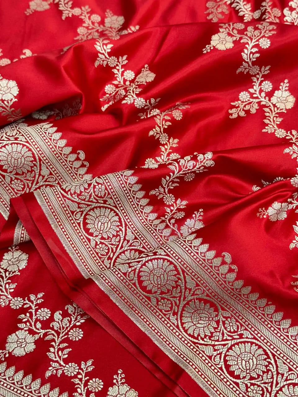 Pure Banarasi Mashru Silk Handloom Saree ✨