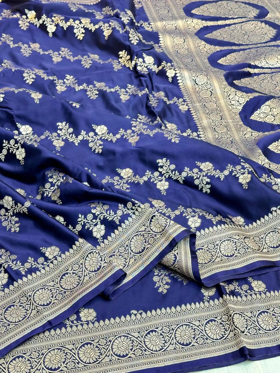 Pure Banarasi Mashru Silk Handloom Saree ✨