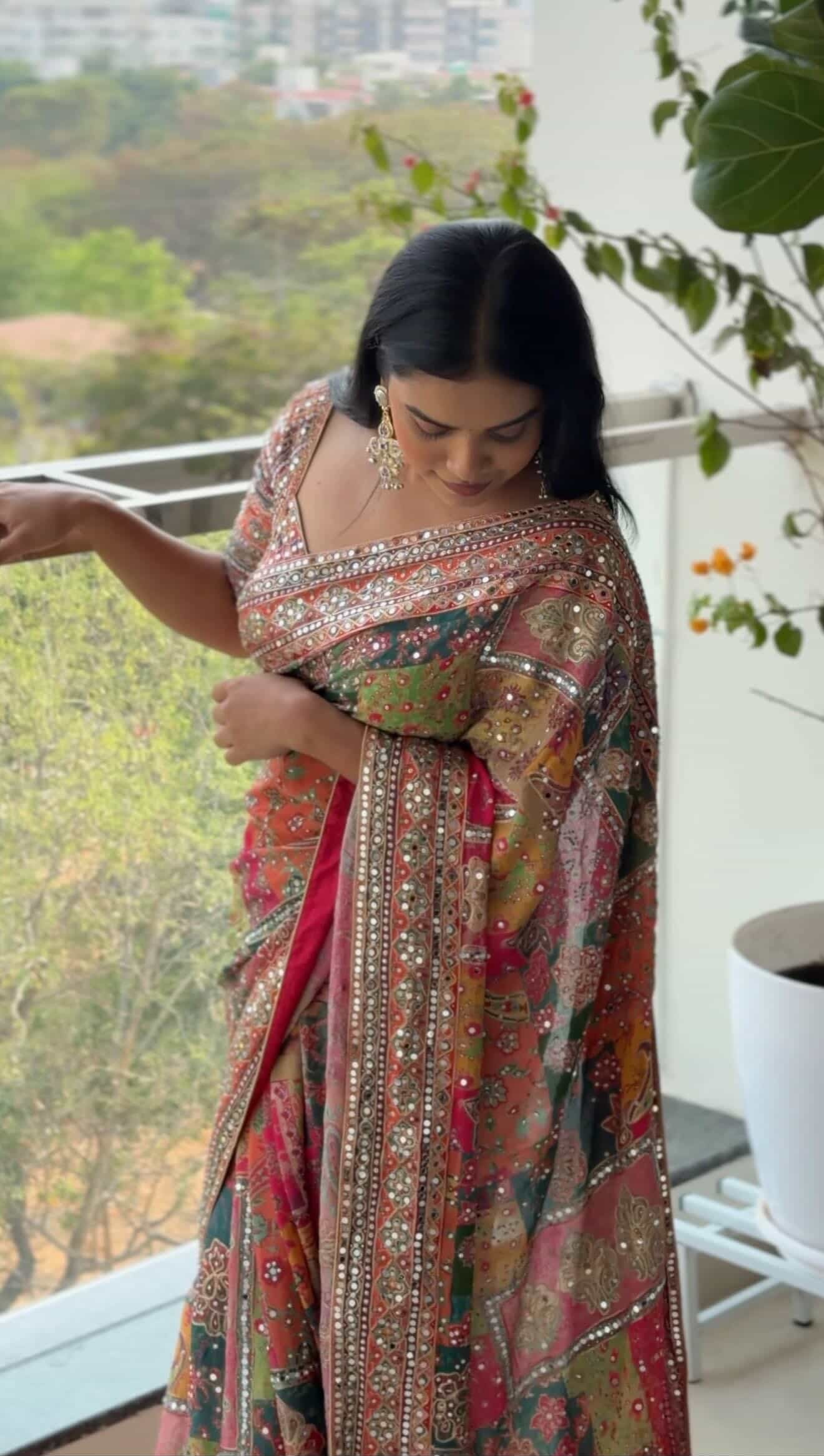 Chinnon crepe position hand embroidery mirror work saree ✨