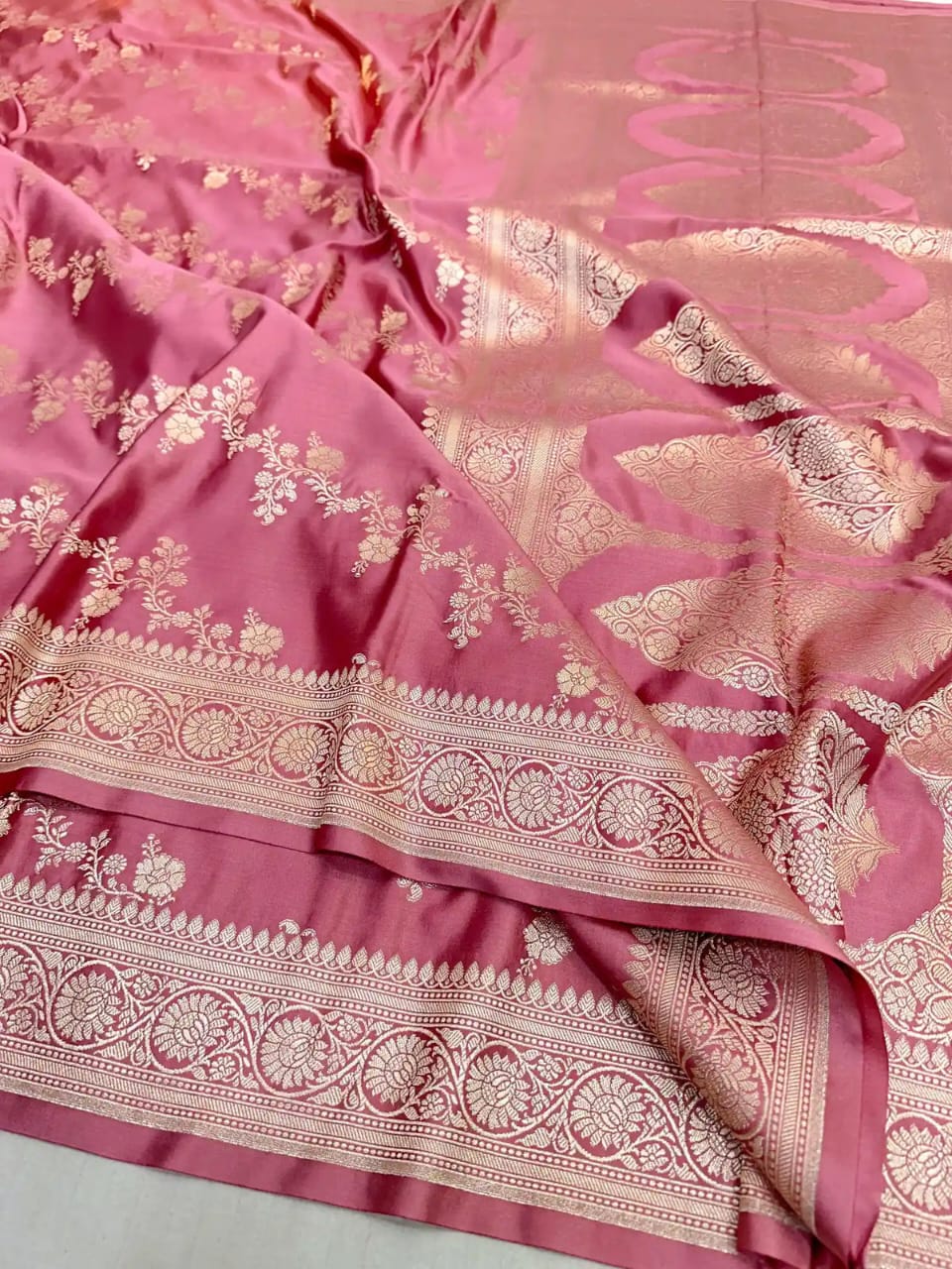Pure Banarasi Mashru Silk Handloom Saree ✨