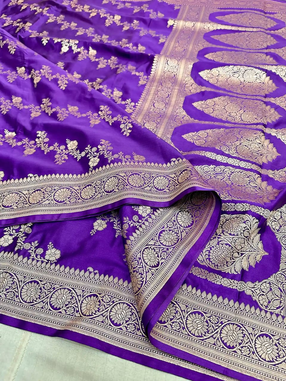 Pure Banarasi Mashru Silk Handloom Saree ✨