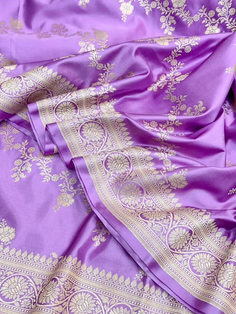 Pure Banarasi Mashru Silk Handloom Saree ✨