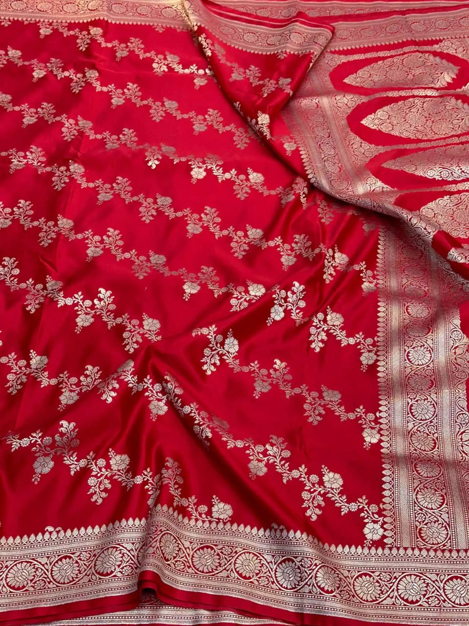 Pure Banarasi Mashru Silk Handloom Saree ✨