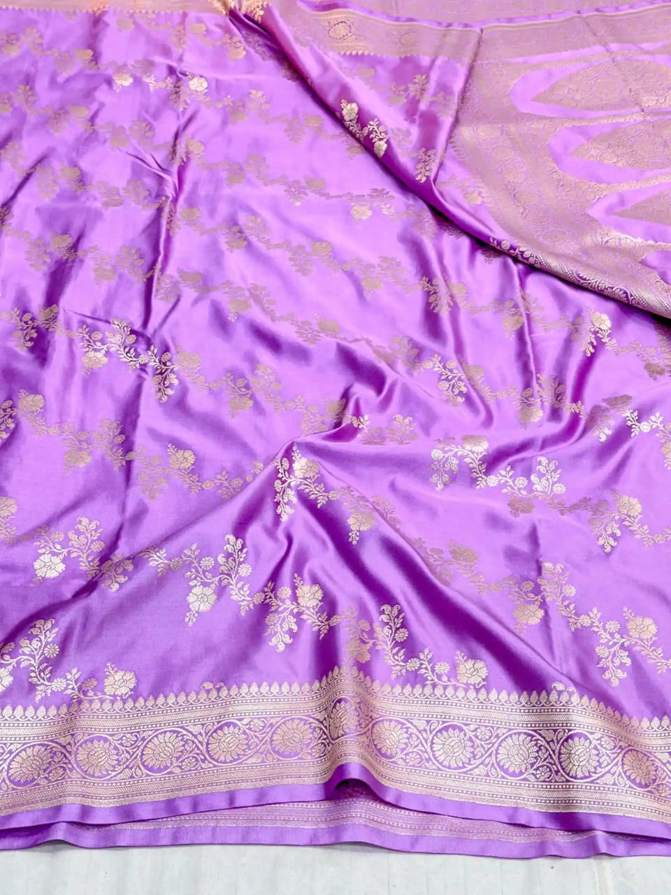 Pure Banarasi Mashru Silk Handloom Saree ✨