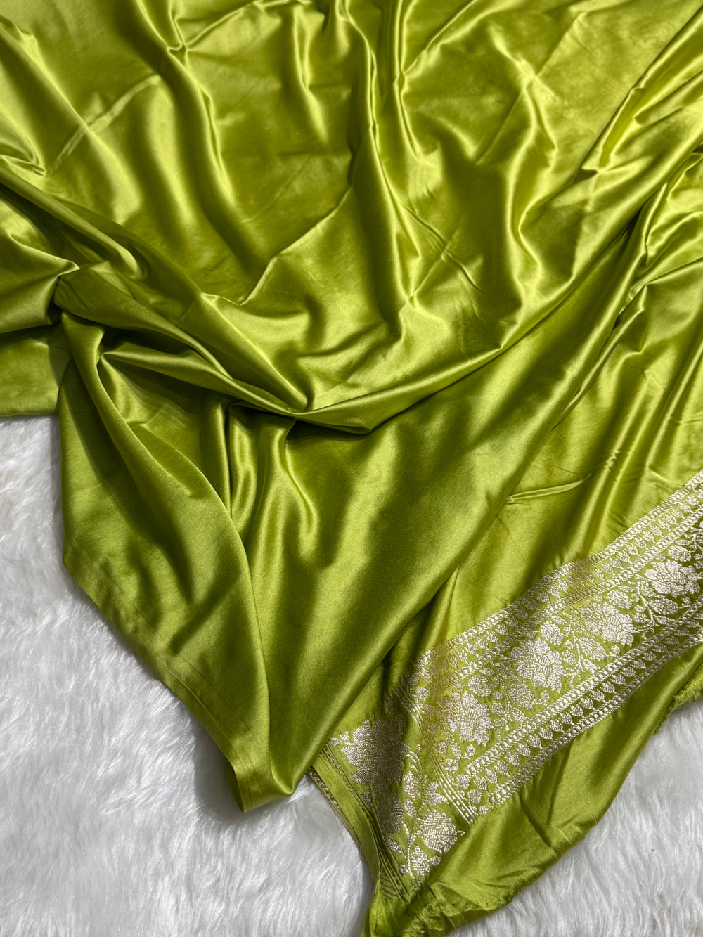 Pure Banarasi Mashru Silk Handloom Saree ✨
