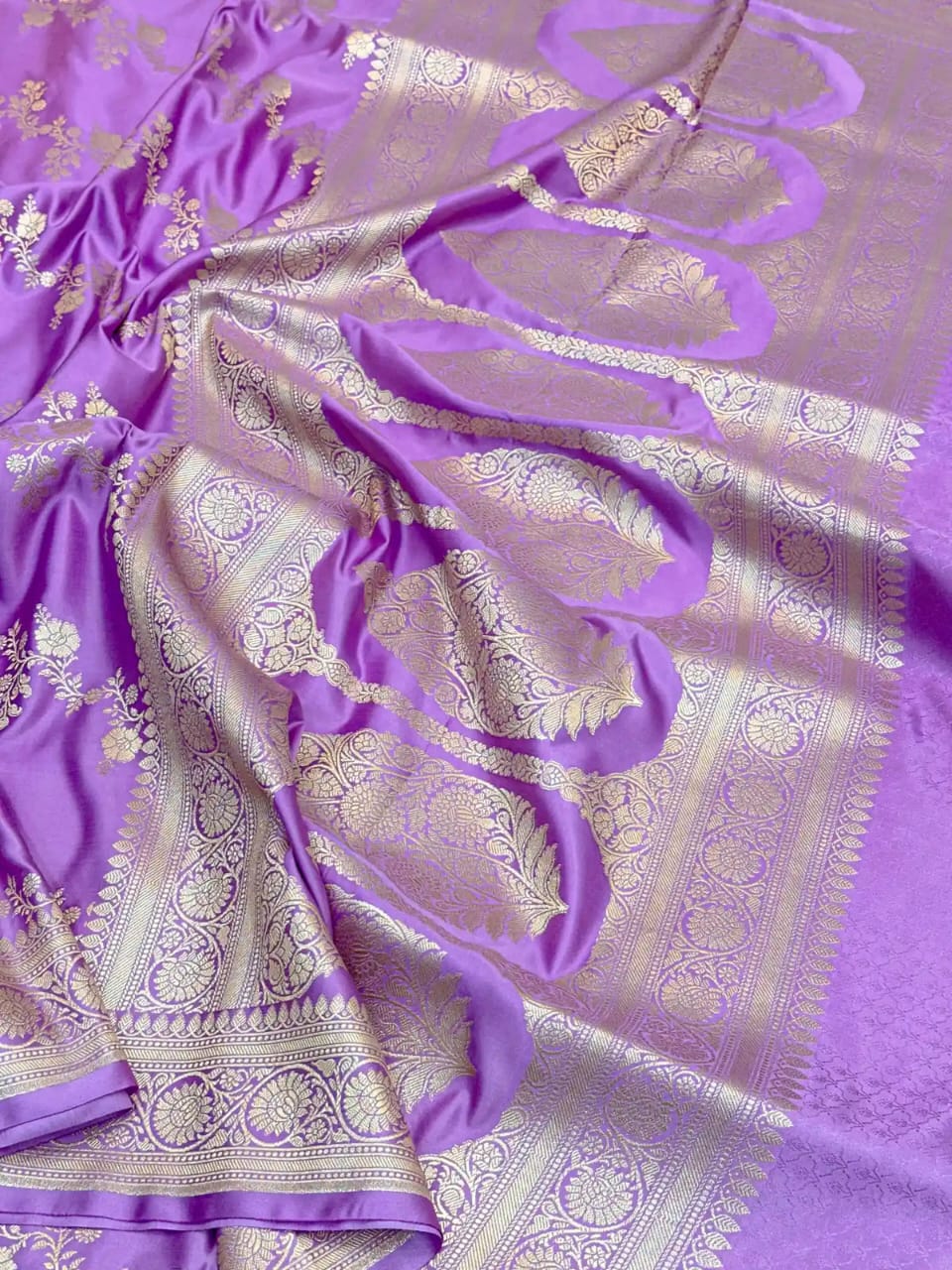 Pure Banarasi Mashru Silk Handloom Saree ✨