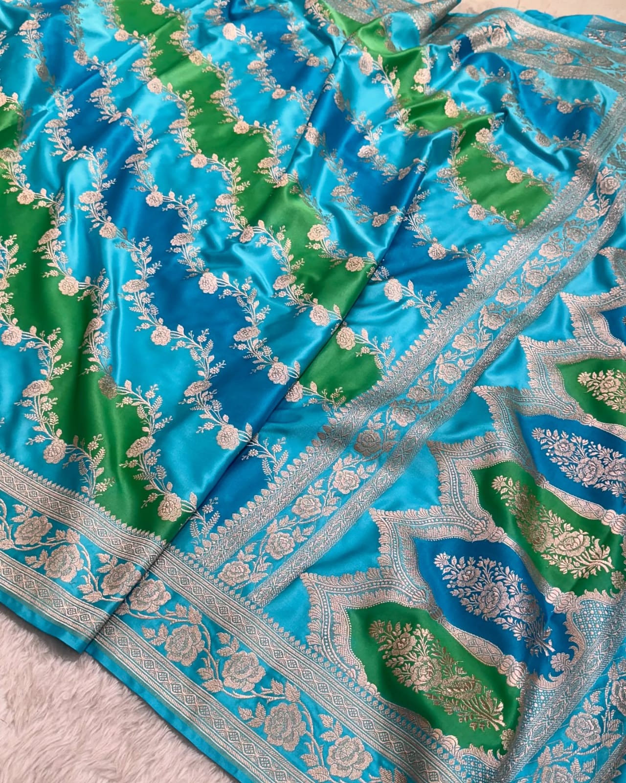 Pure Banarasi Mashru Silk Handloom Saree ✨
