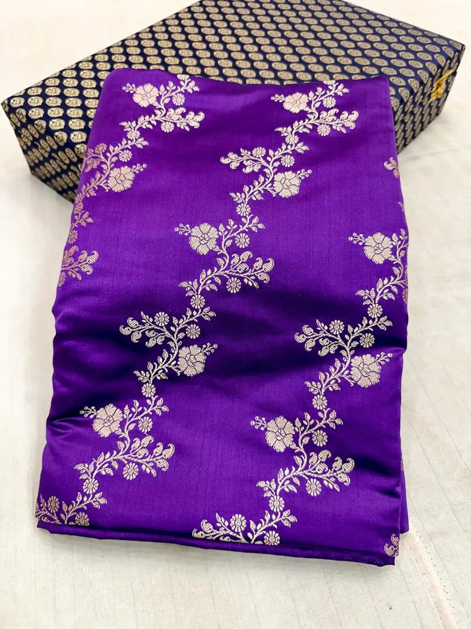 Pure Banarasi Mashru Silk Handloom Saree ✨