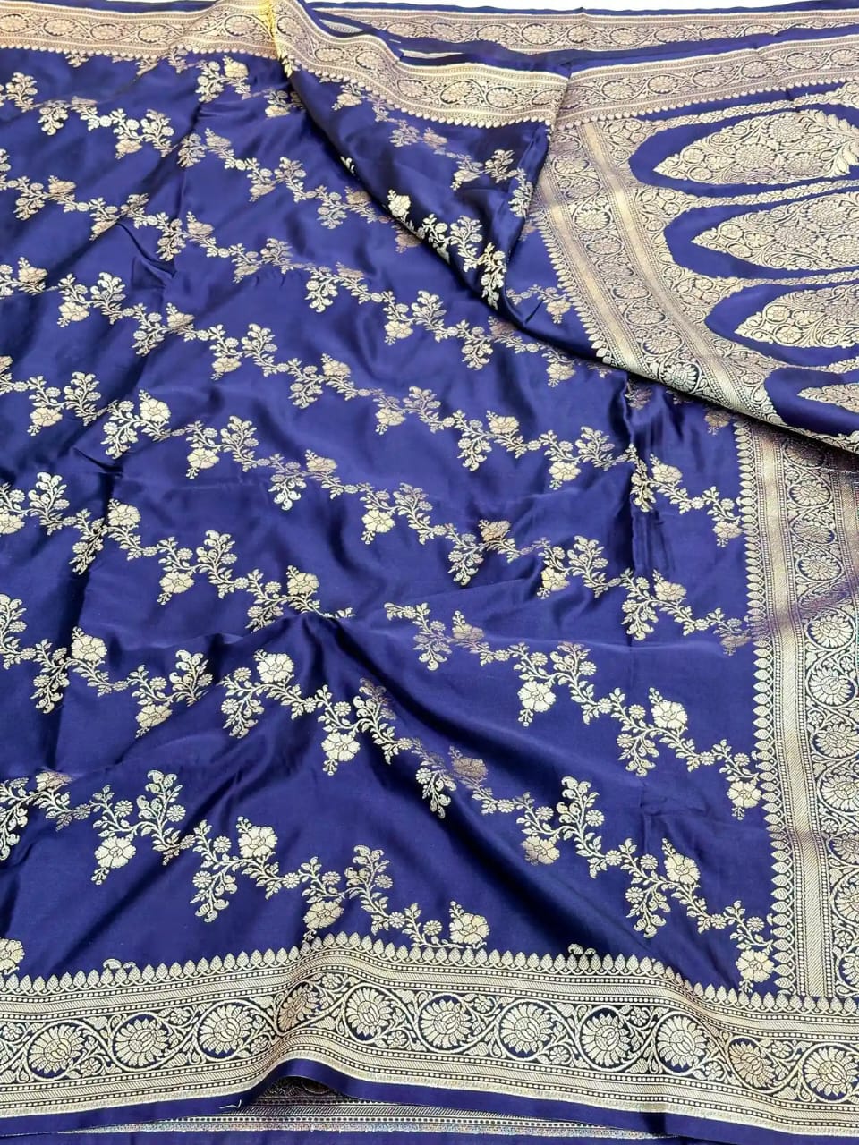 Pure Banarasi Mashru Silk Handloom Saree ✨