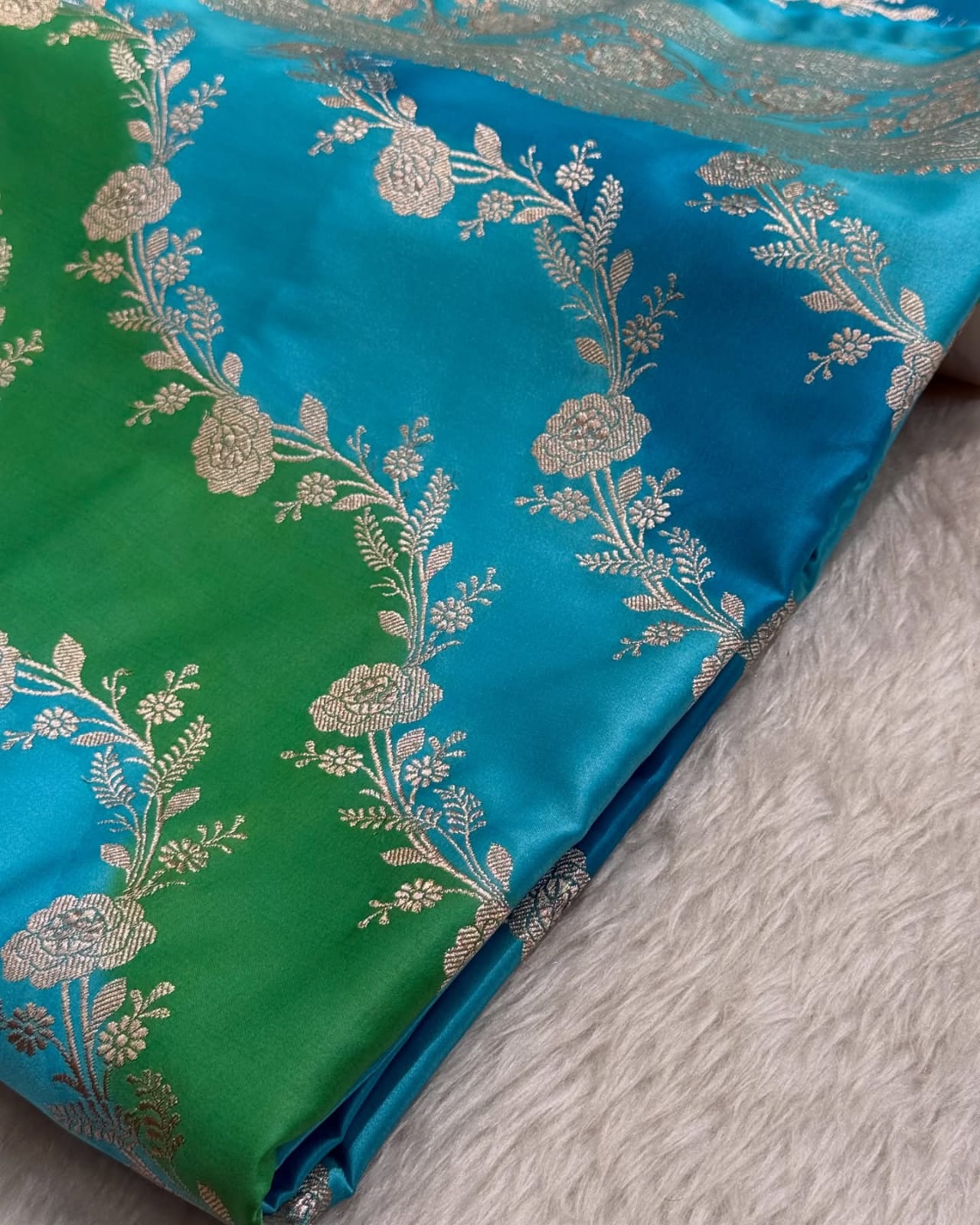 Pure Banarasi Mashru Silk Handloom Saree ✨
